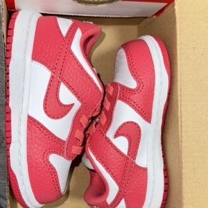 Nike dunks toddler size6c pink